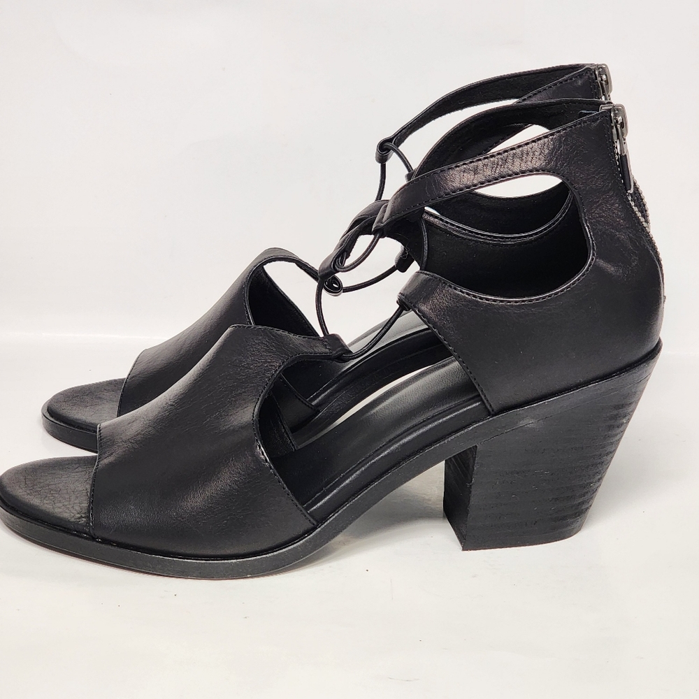 Eileen Fisher Vero Cuoio Black Strappy Block Heels